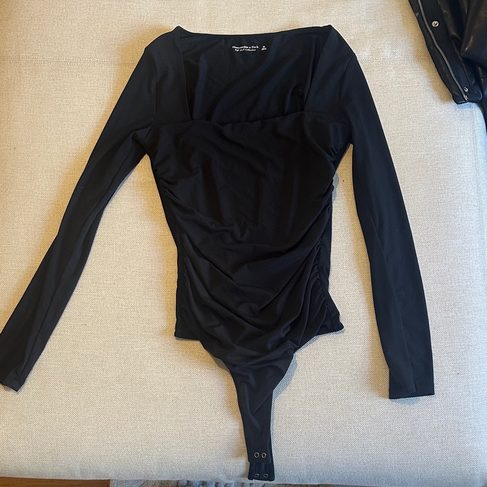 Abercrombie & Fitch Black Long Sleeved Ruched Bodysuit - Medium